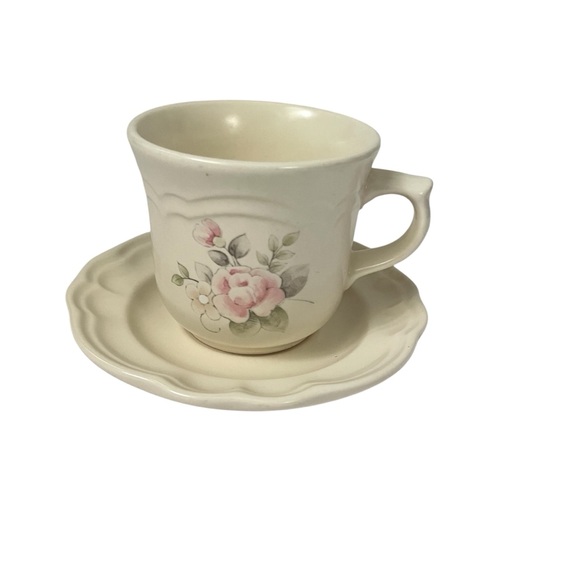 Pfaltzgraff Tea Rose Vintage Discontinued Cup And Saucer Set Made In The USA - Picture 1 of 8